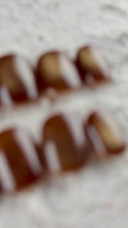 Cat eye: Brown sugar